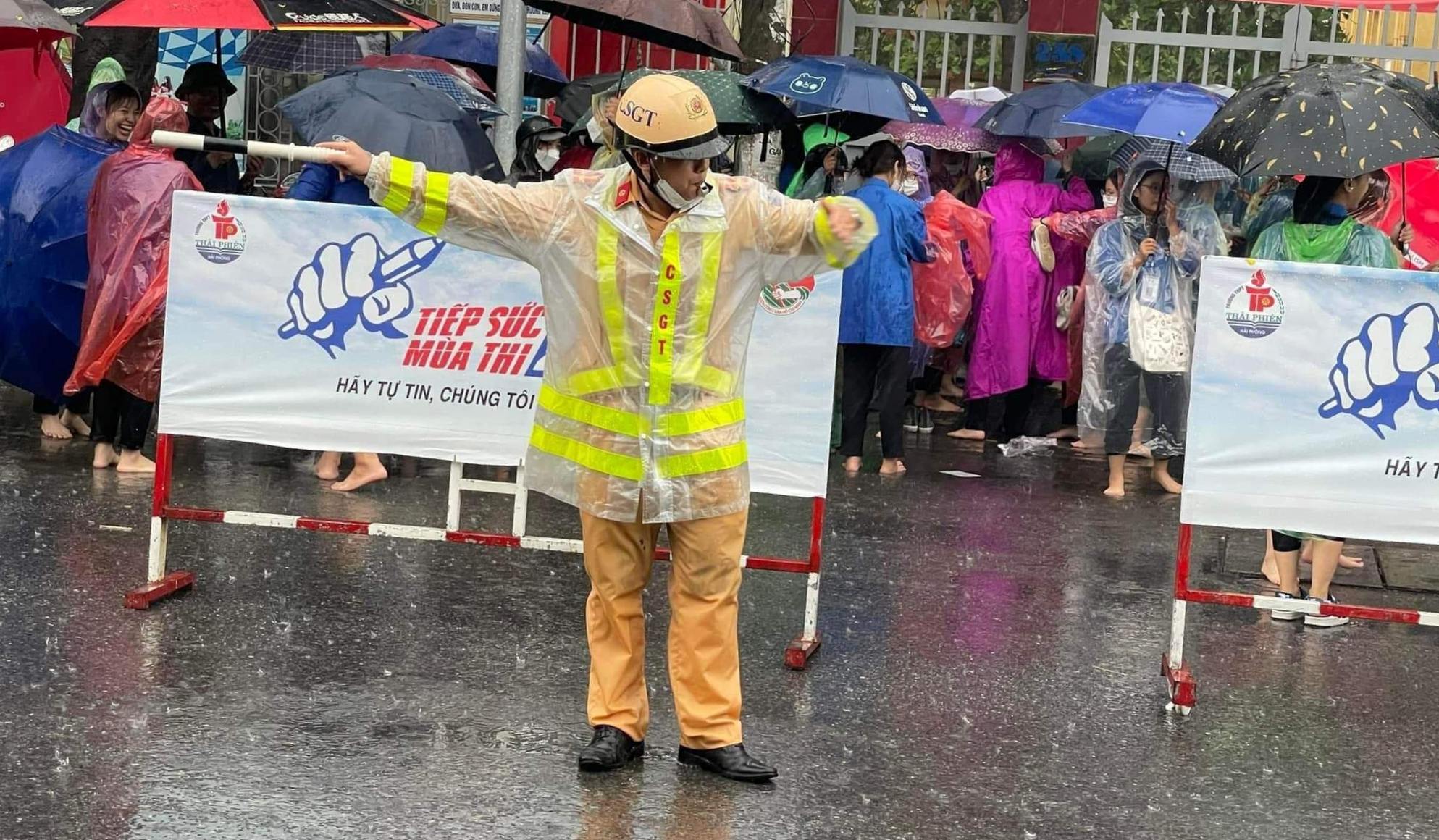 Công an quận Ngô Quyền: Tiếp sức mùa thi năm 2022